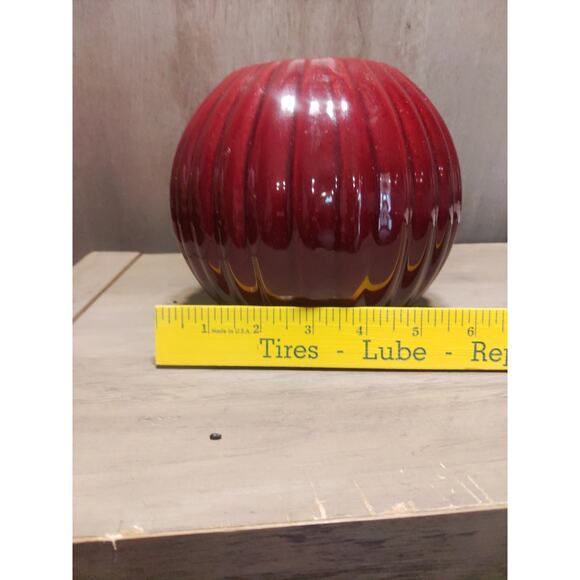 Haeger Cranberry Round Vase. - Picture 6 of 6